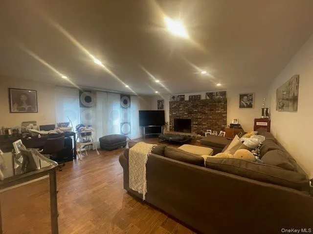 15 Captains Road North Woodmere, NY 11581