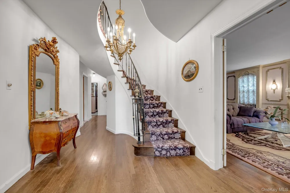 1559 Pebble Lane Hewlett, NY 11557