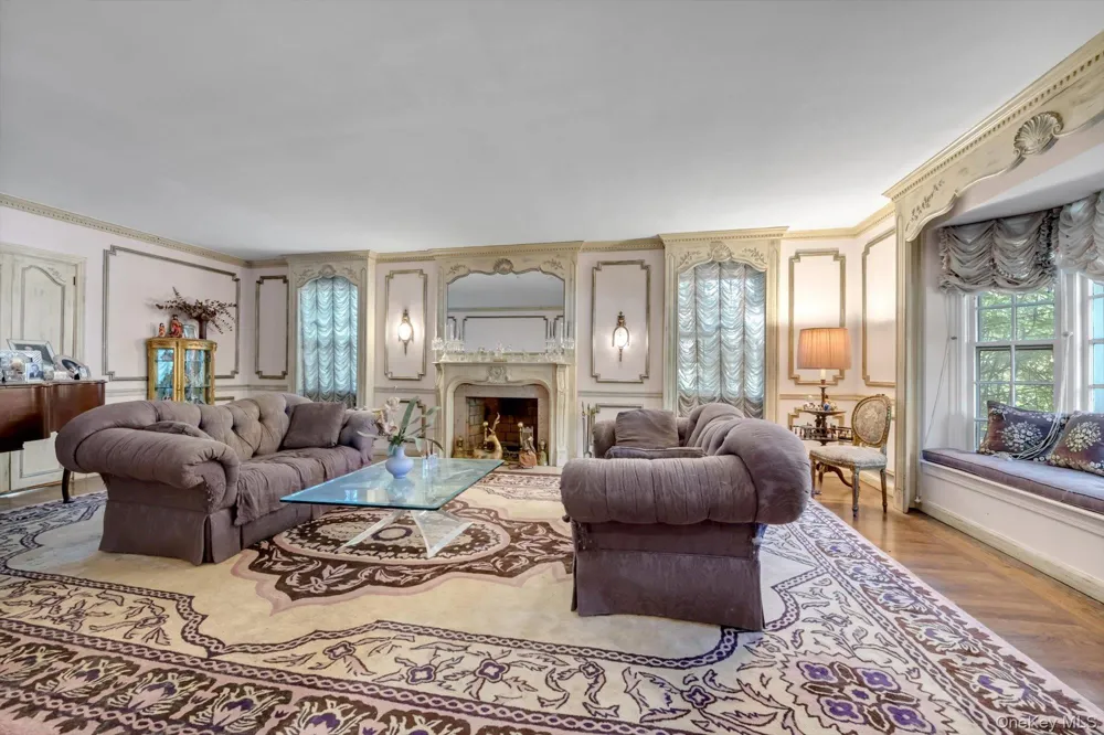 1559 Pebble Lane Hewlett, NY 11557