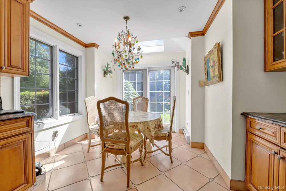 1559 Pebble Lane Hewlett, NY 11557