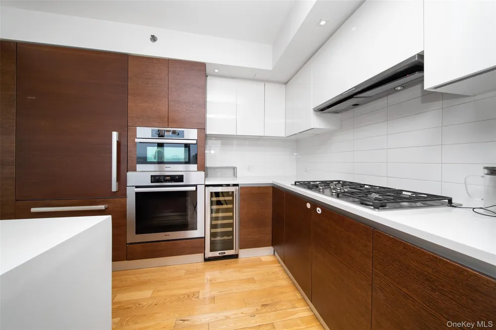39-16 Prince Street #PhB Flushing, NY 11354