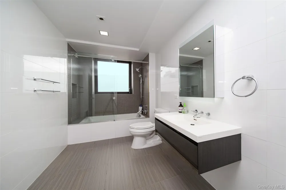 39-16 Prince Street #PHB Flushing, NY 11354