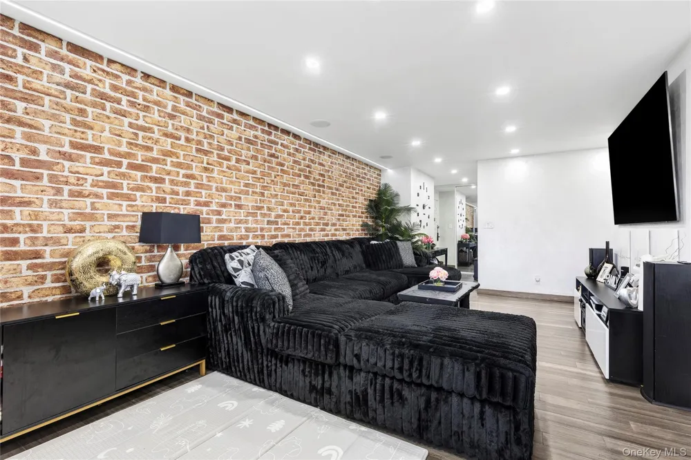 8611 151st Avenue #5E Howard Beach, NY 11414