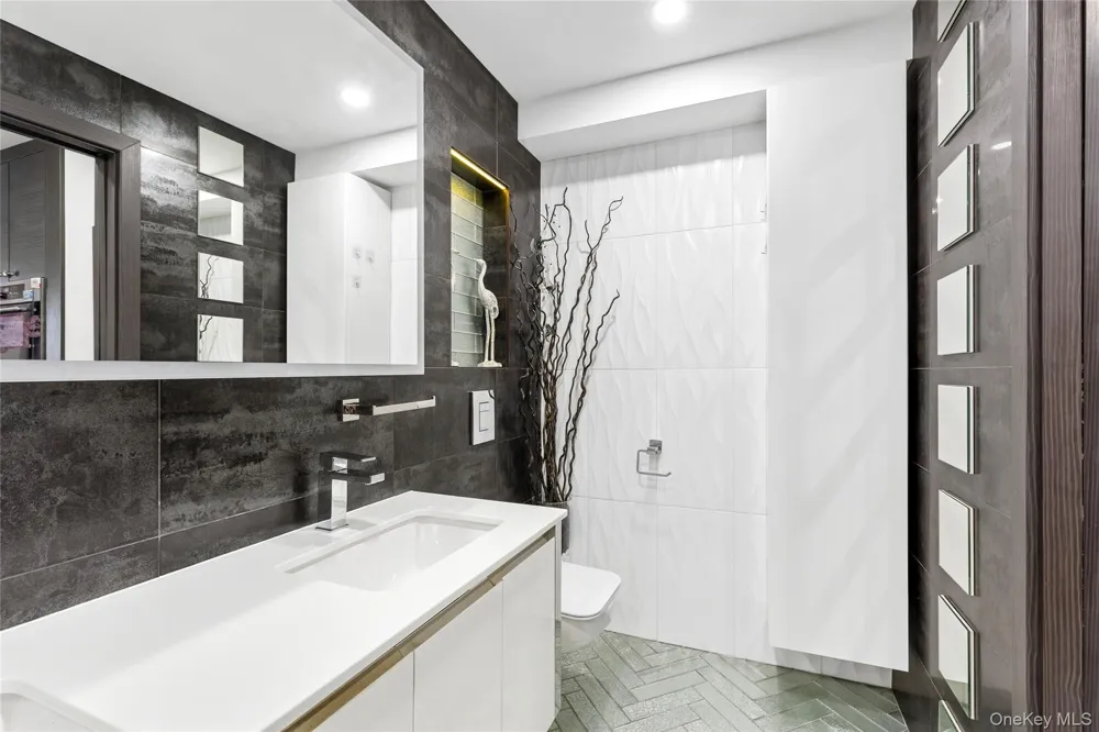 8611 151st Avenue #5E Howard Beach, NY 11414