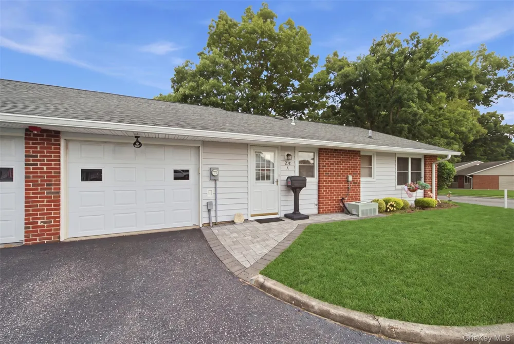 238 Blackpool Court #A Ridge, NY 11961