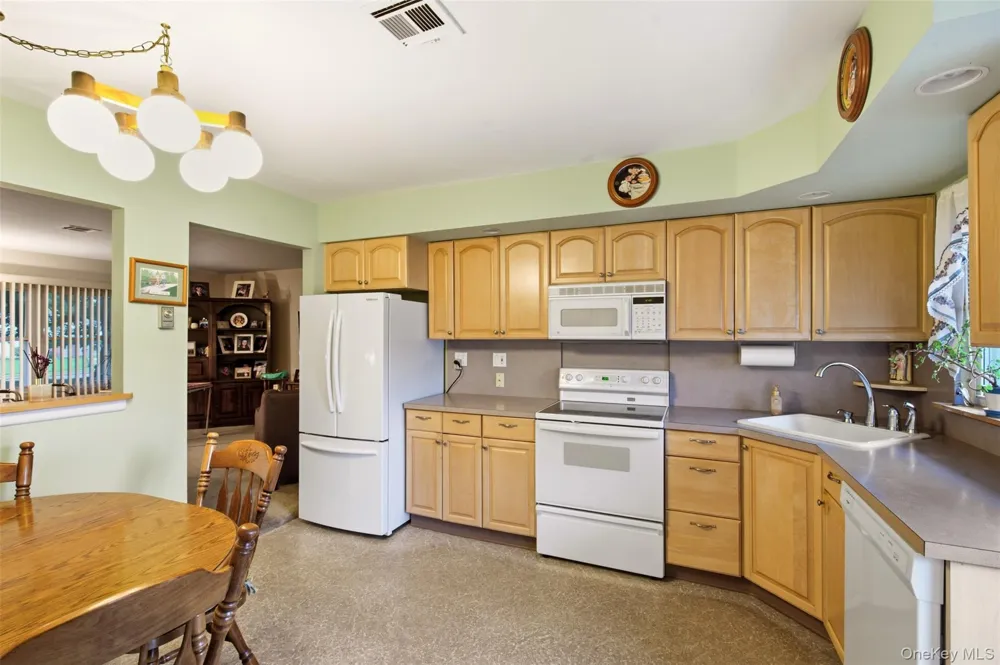 238 Blackpool Court #A Ridge, NY 11961