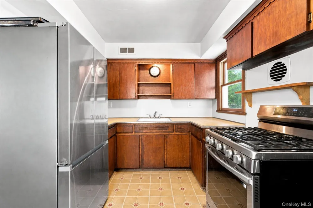 6 Hillside Avenue Suffern, NY 10901