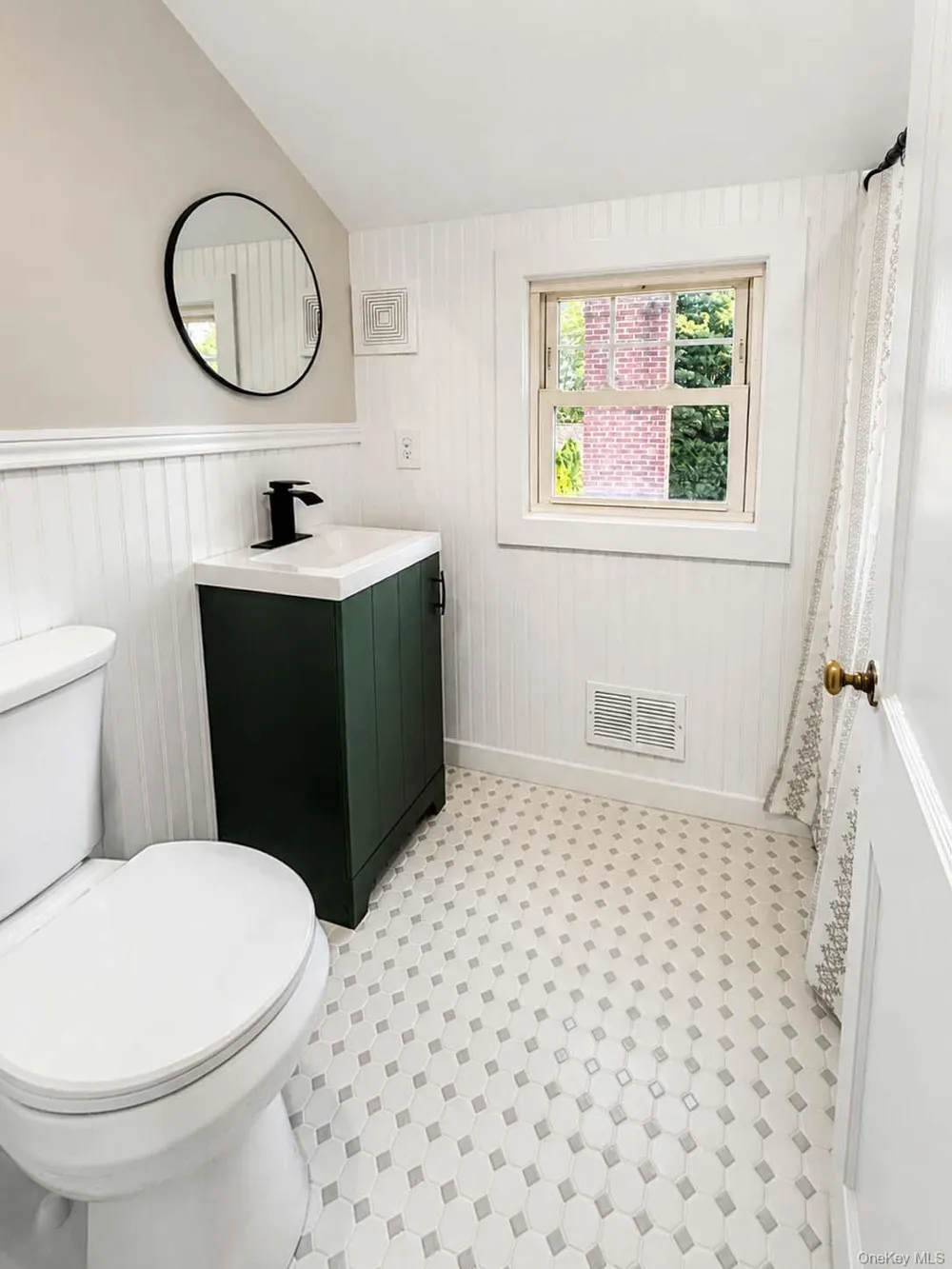 4 Crosby Street Center Moriches, NY 11934