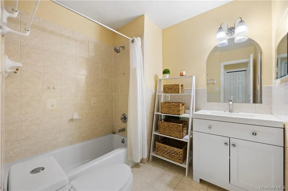 315 Woodland Hills Road White Plains, NY 10603