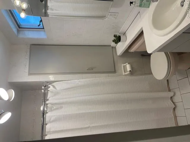 88-27 Aubery Ave. Glendale, NY 11385