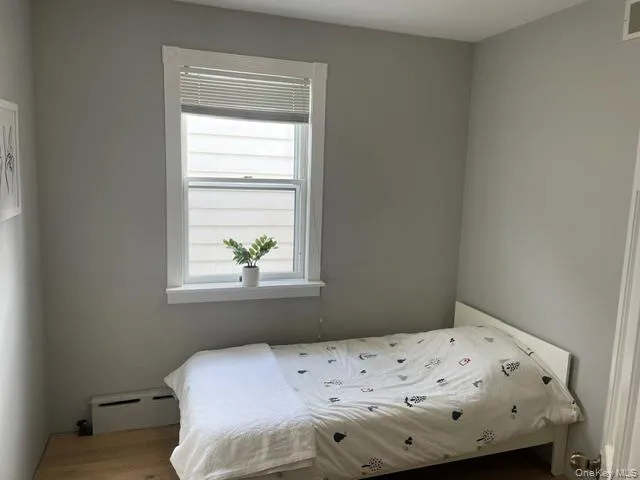 88-27 Aubery Ave. Glendale, NY 11385