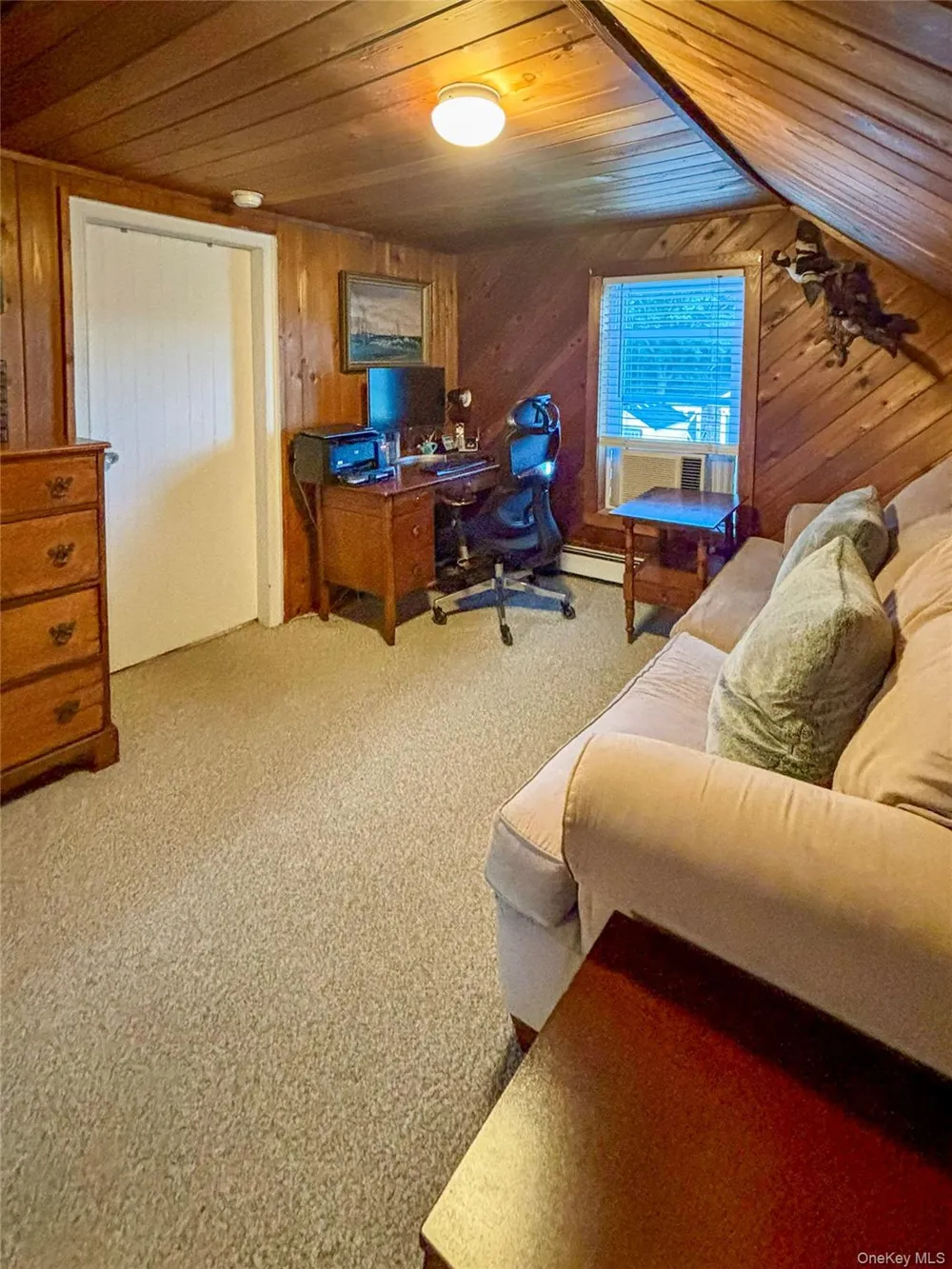 23 LAKE AVE Center Moriches, NY 11934