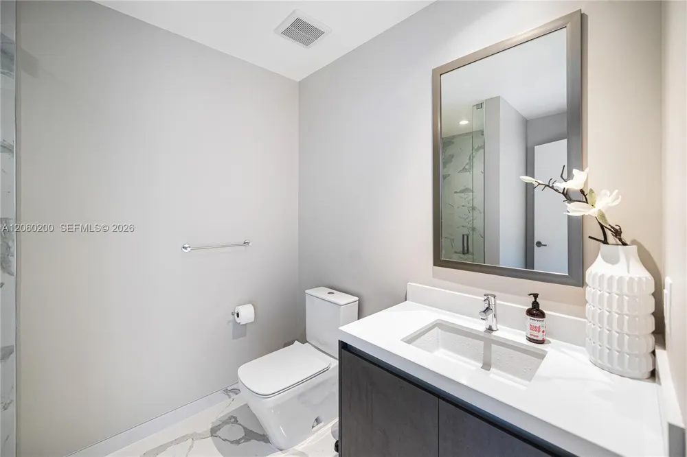851 NE 1st Ave #2911 Miami, FL 33132