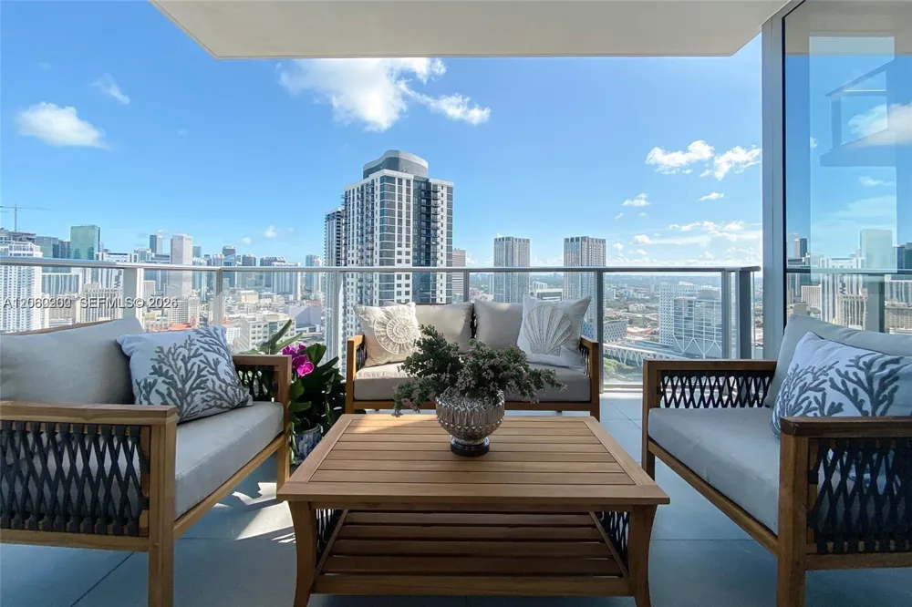 851 NE 1st Ave #2911 Miami, FL 33132