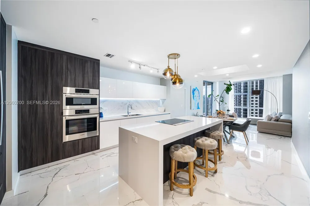 851 NE 1st Ave #2911 Miami, FL 33132