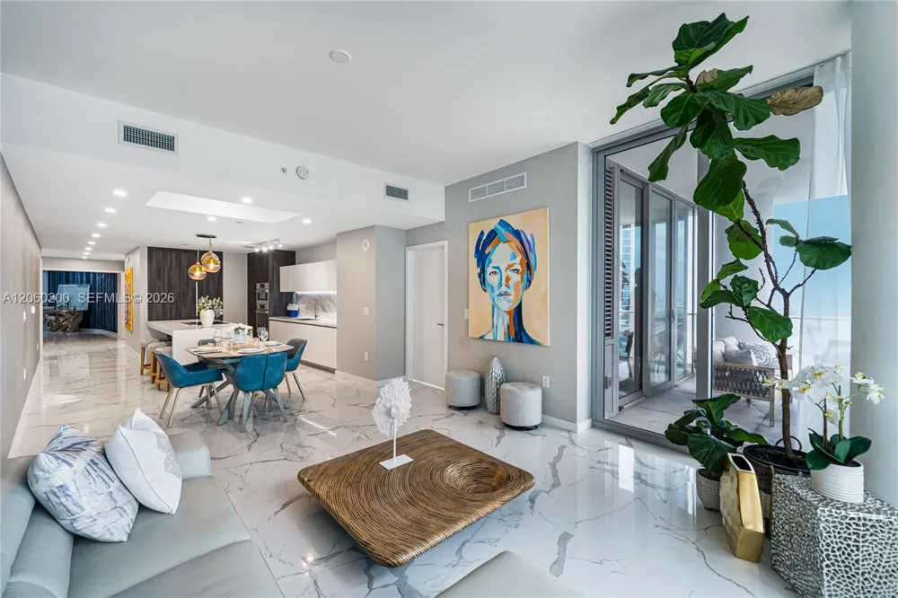 851 NE 1st Ave #2911 Miami, FL 33132