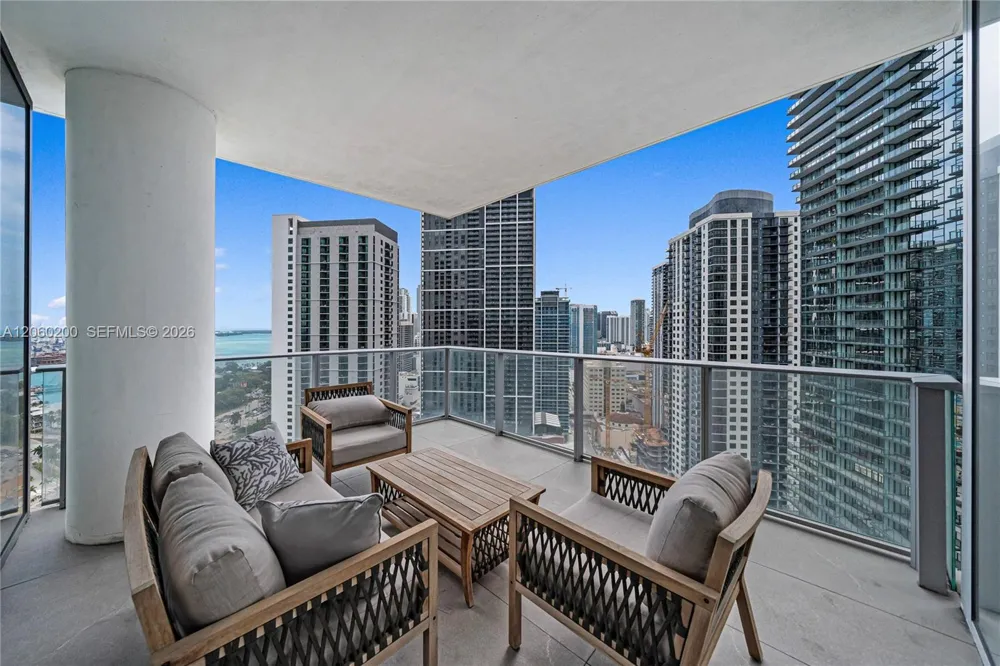 851 NE 1st Ave #2911 Miami, FL 33132