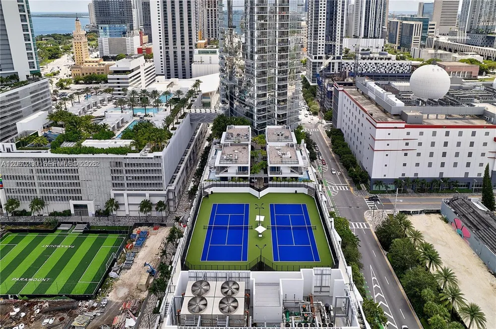 851 NE 1st Ave #2911 Miami, FL 33132