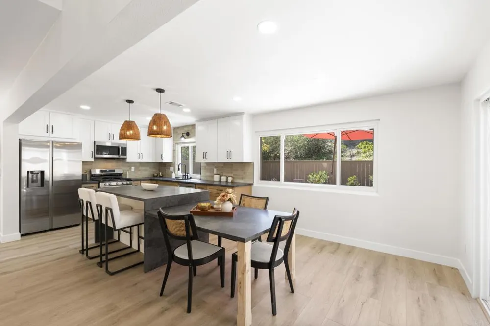 1867 Teakwood Way Vista, CA 92081
