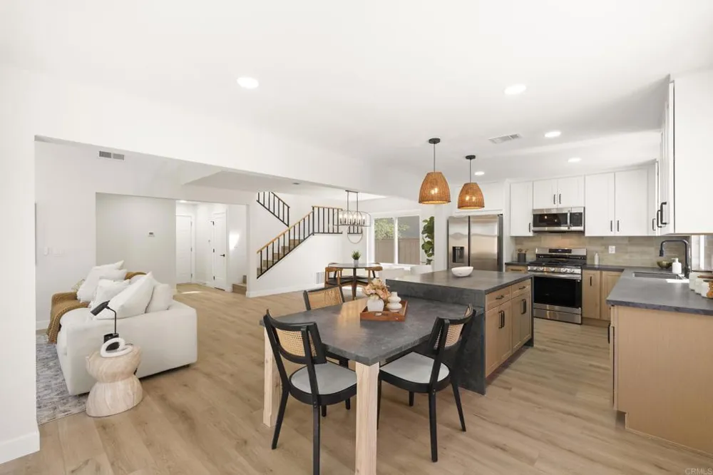 1867 Teakwood Way Vista, CA 92081