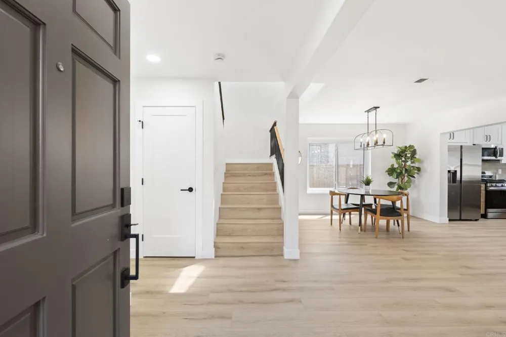1867 Teakwood Way Vista, CA 92081