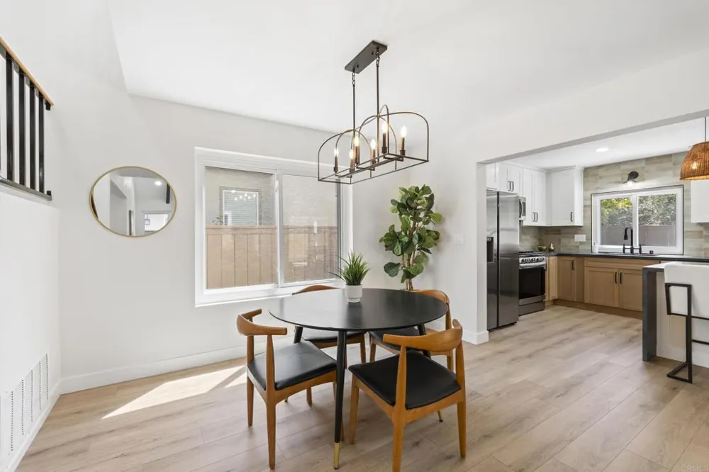 1867 Teakwood Way Vista, CA 92081