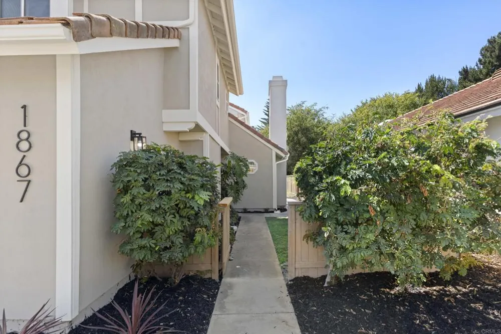 1867 Teakwood Way Vista, CA 92081