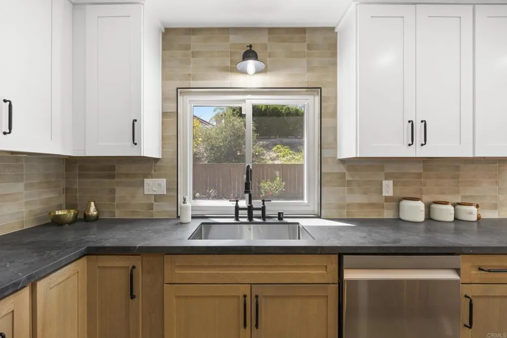 1867 Teakwood Way Vista, CA 92081