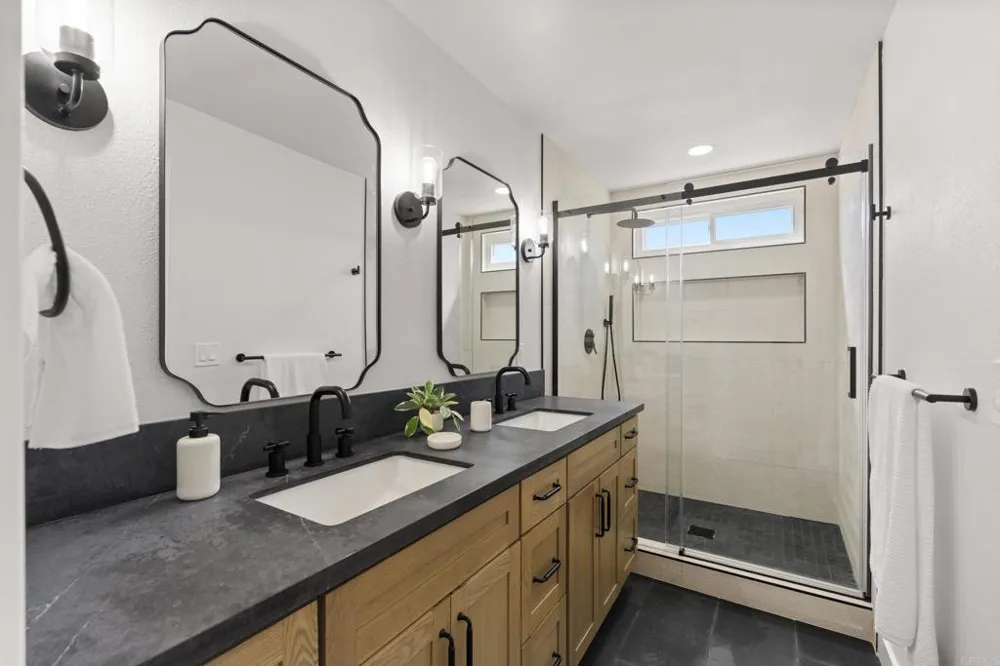 1867 Teakwood Way Vista, CA 92081