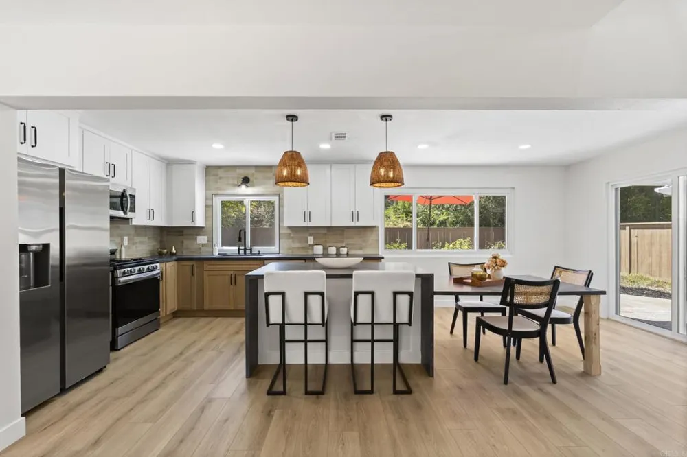 1867 Teakwood Way Vista, CA 92081