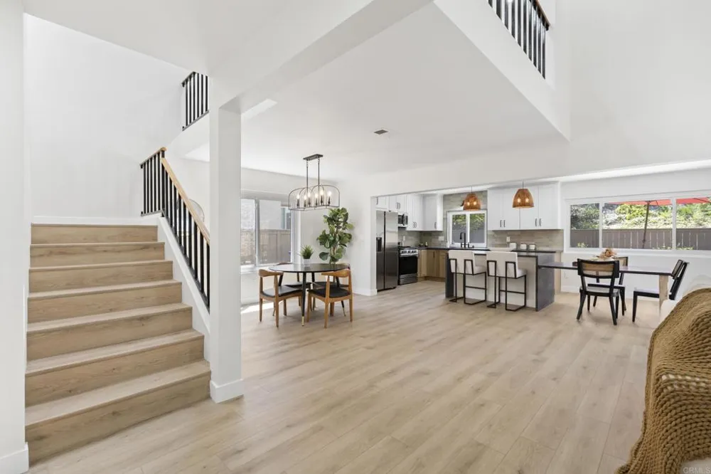 1867 Teakwood Way Vista, CA 92081