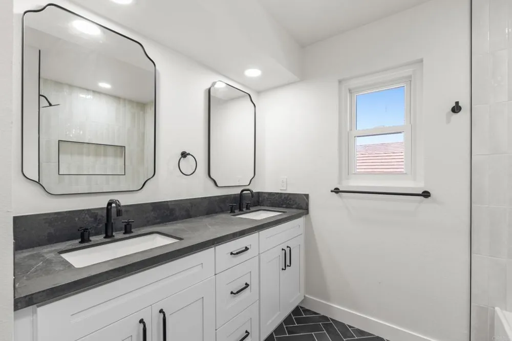1867 Teakwood Way Vista, CA 92081