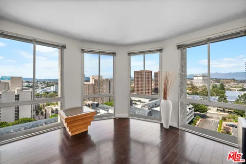 800 W 1st Street #1210