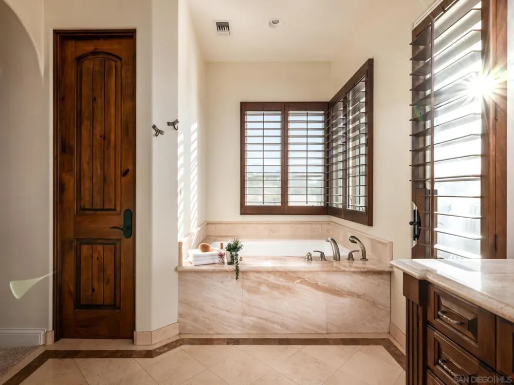 17488 La Brisa Rancho Santa Fe, CA 92067