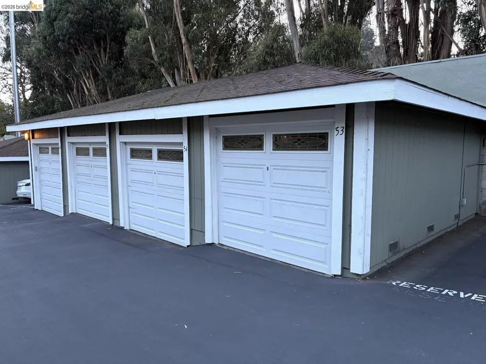 8781 Mountain Blvd #5 Oakland, CA 94605