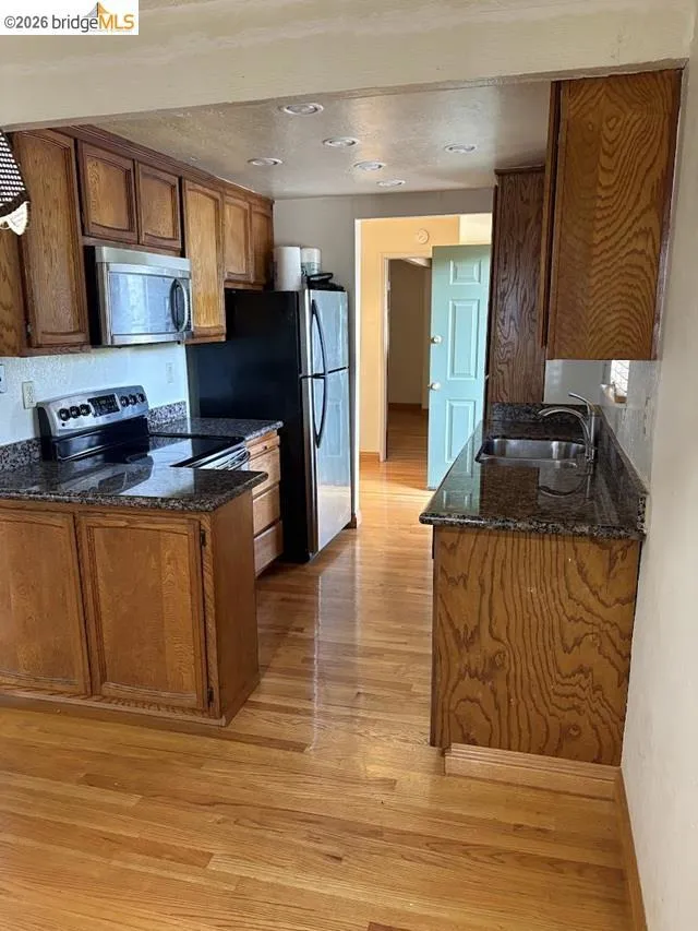 8781 Mountain Blvd #5 Oakland, CA 94605