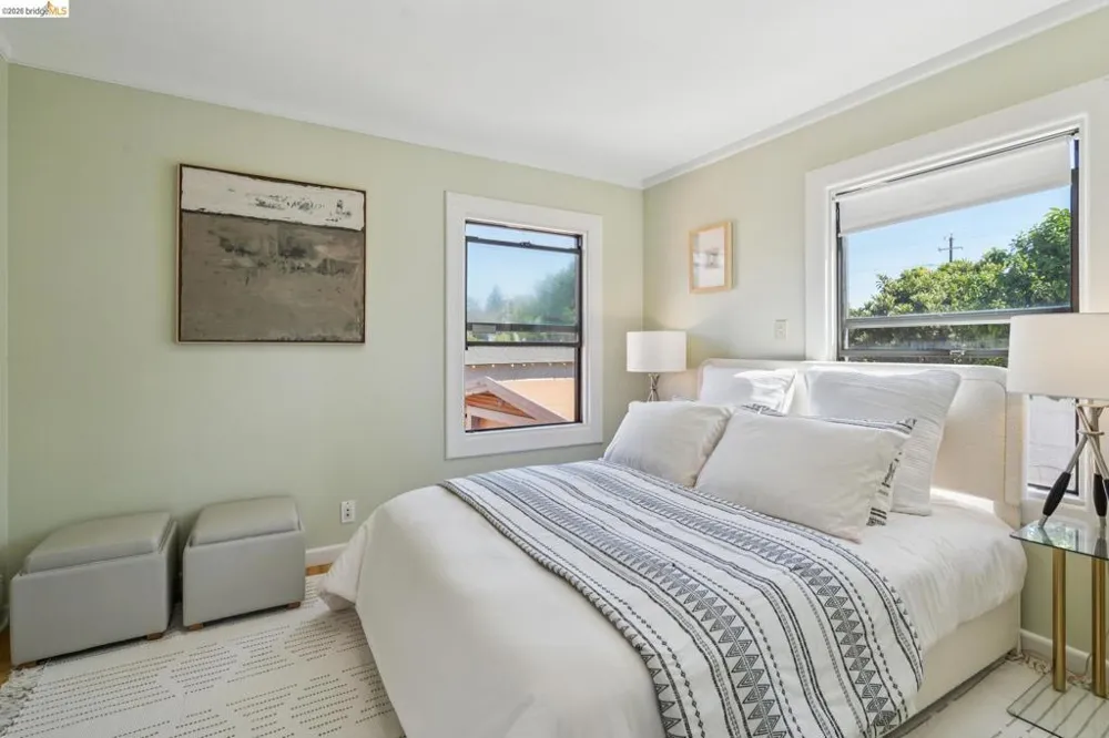 2328 Bartlett St Oakland, CA 94601