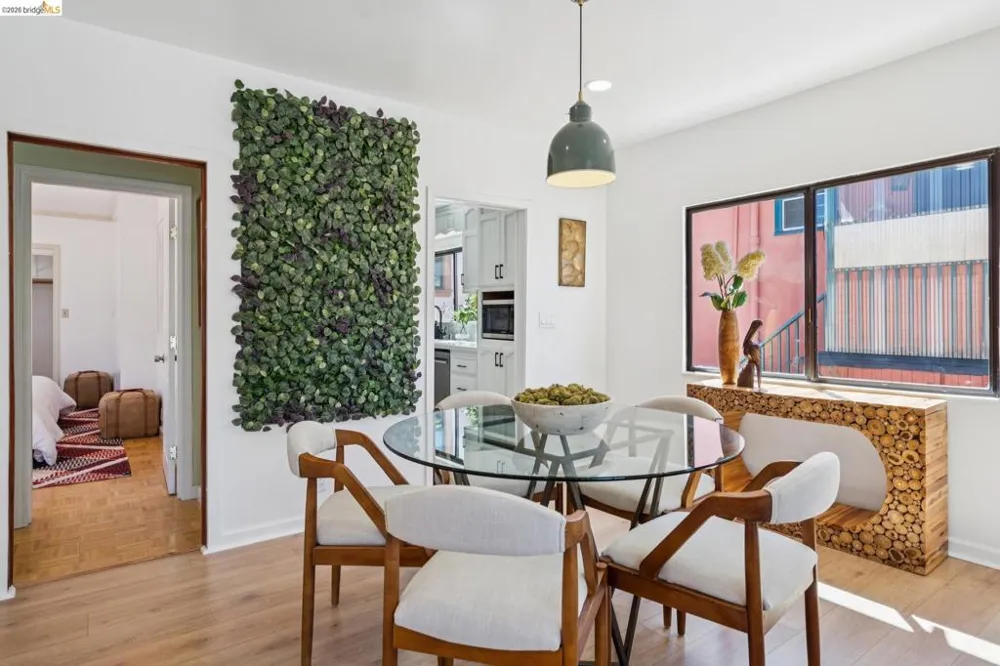 2328 Bartlett St Oakland, CA 94601