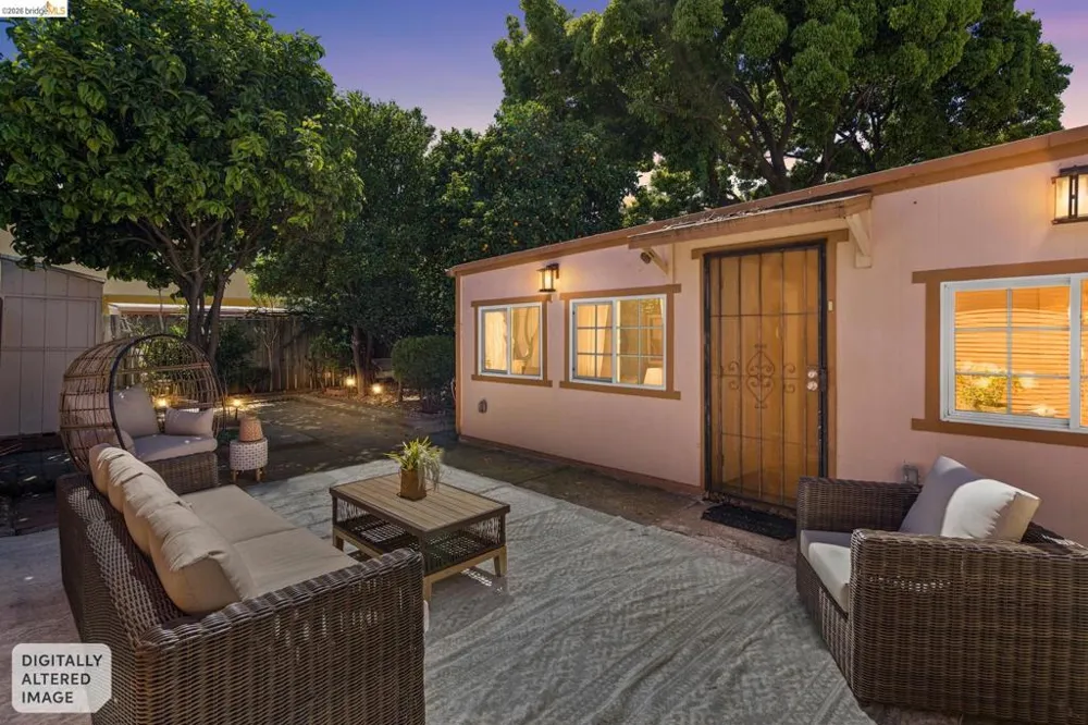 2328 Bartlett St Oakland, CA 94601