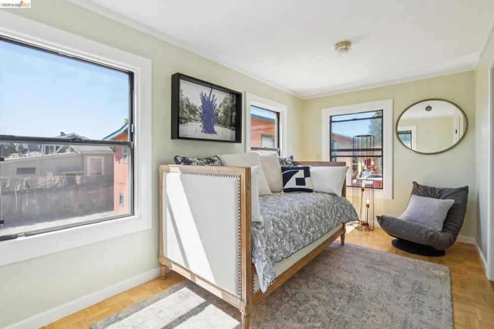 2328 Bartlett St Oakland, CA 94601