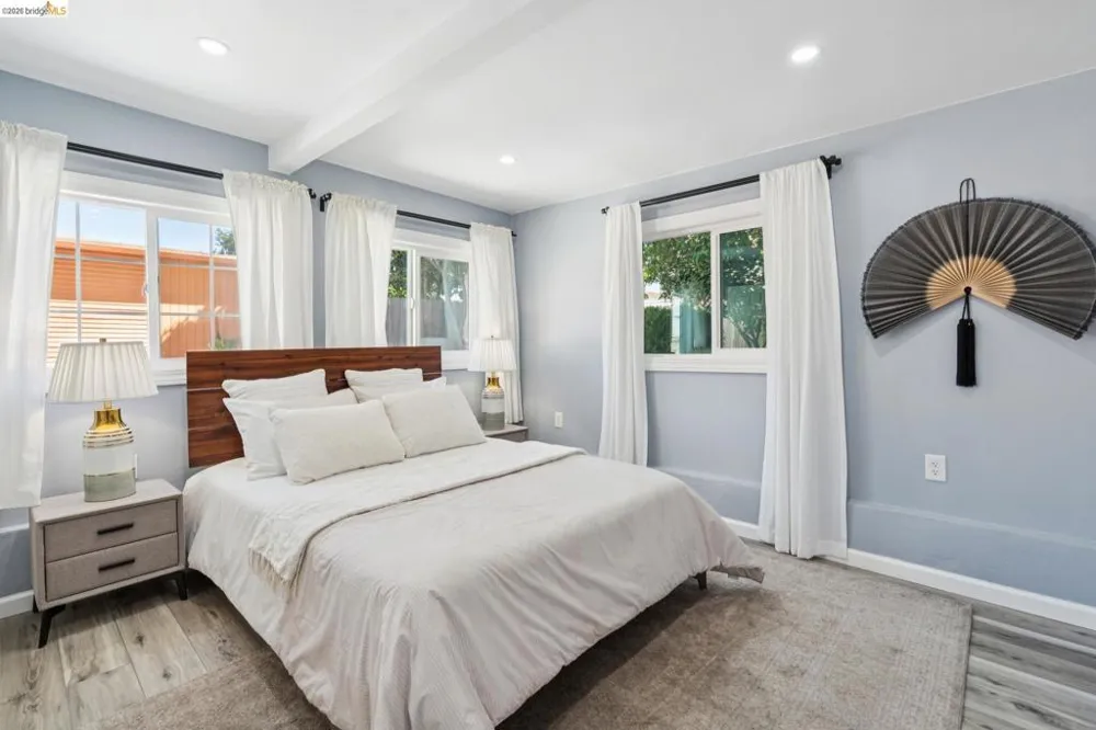 2328 Bartlett St Oakland, CA 94601