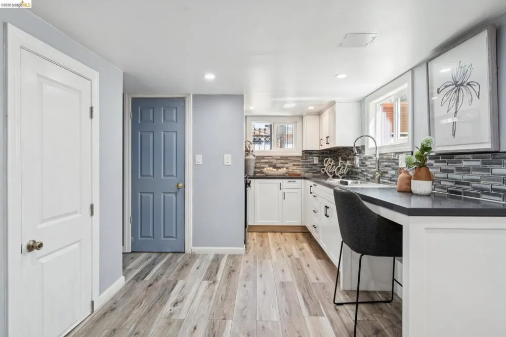 2328 Bartlett St Oakland, CA 94601
