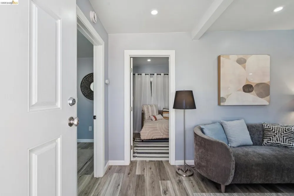 2328 Bartlett St Oakland, CA 94601