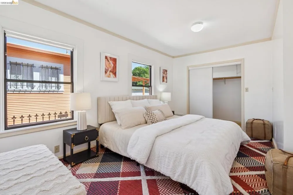2328 Bartlett St Oakland, CA 94601