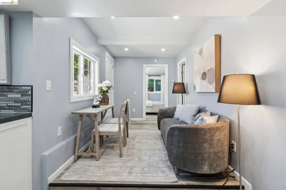 2328 Bartlett St Oakland, CA 94601