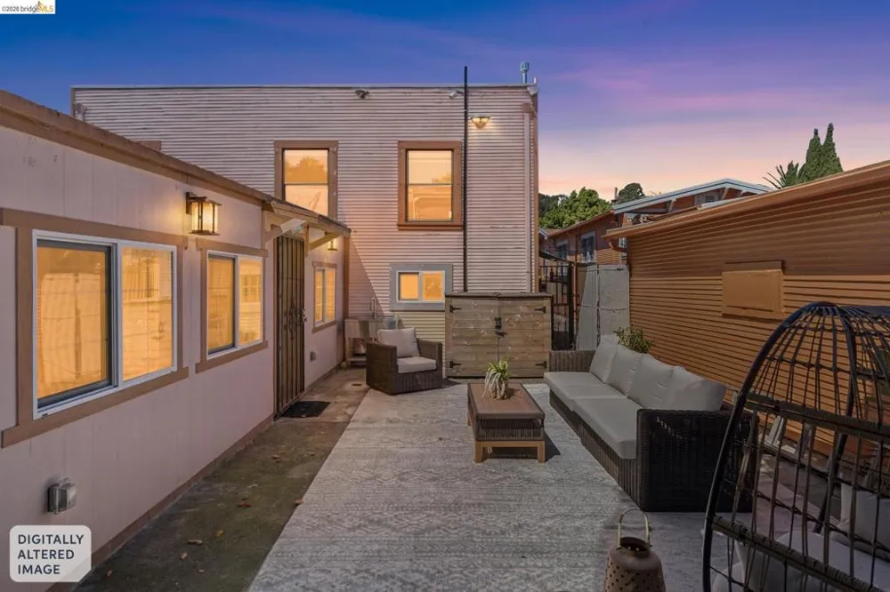 2328 Bartlett St Oakland, CA 94601