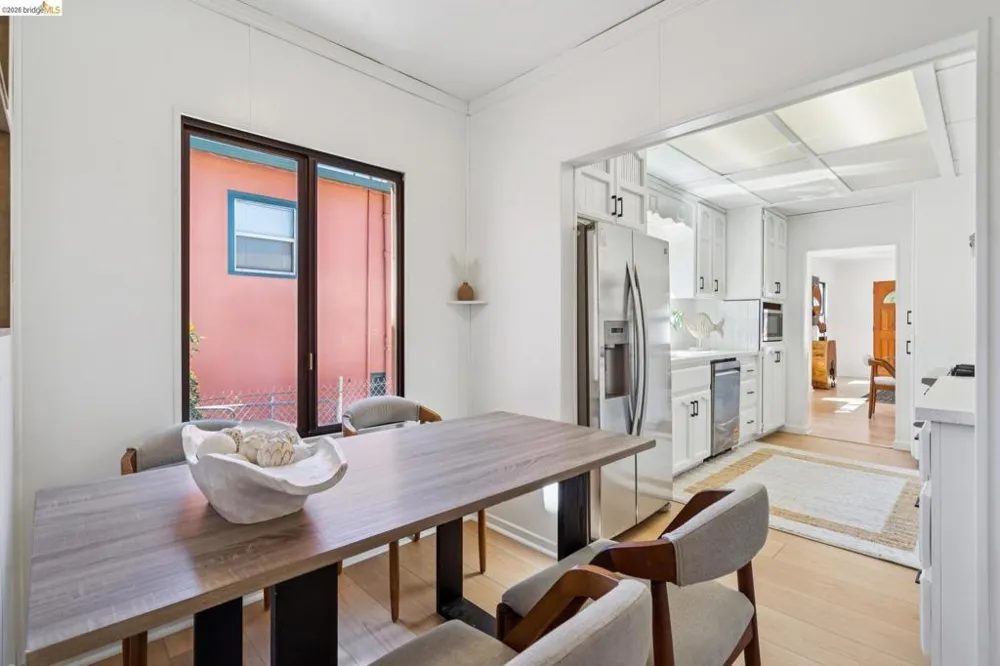 2328 Bartlett St Oakland, CA 94601