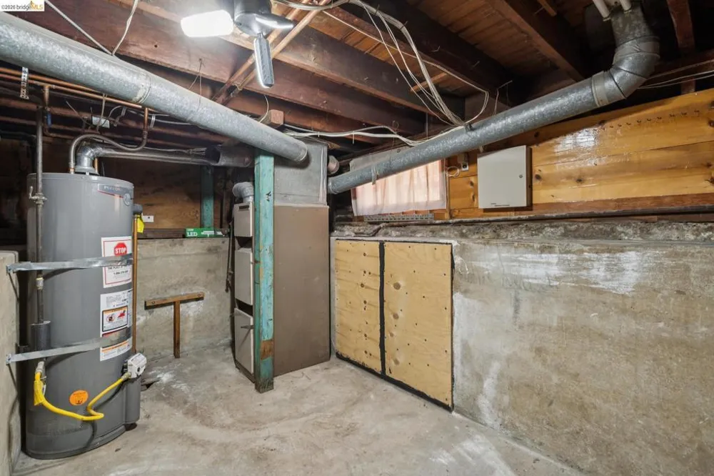2328 Bartlett St Oakland, CA 94601