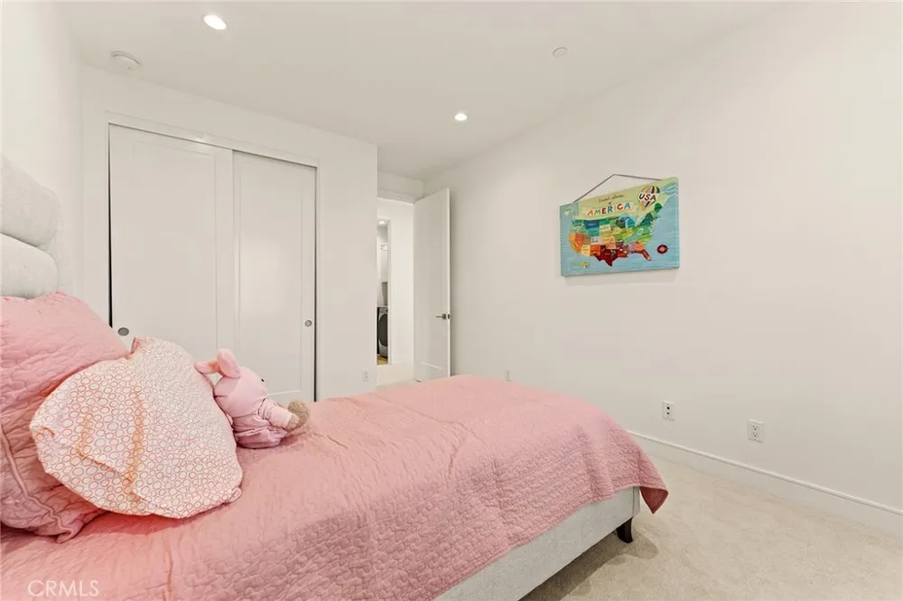 115 Della Irvine, CA 92602