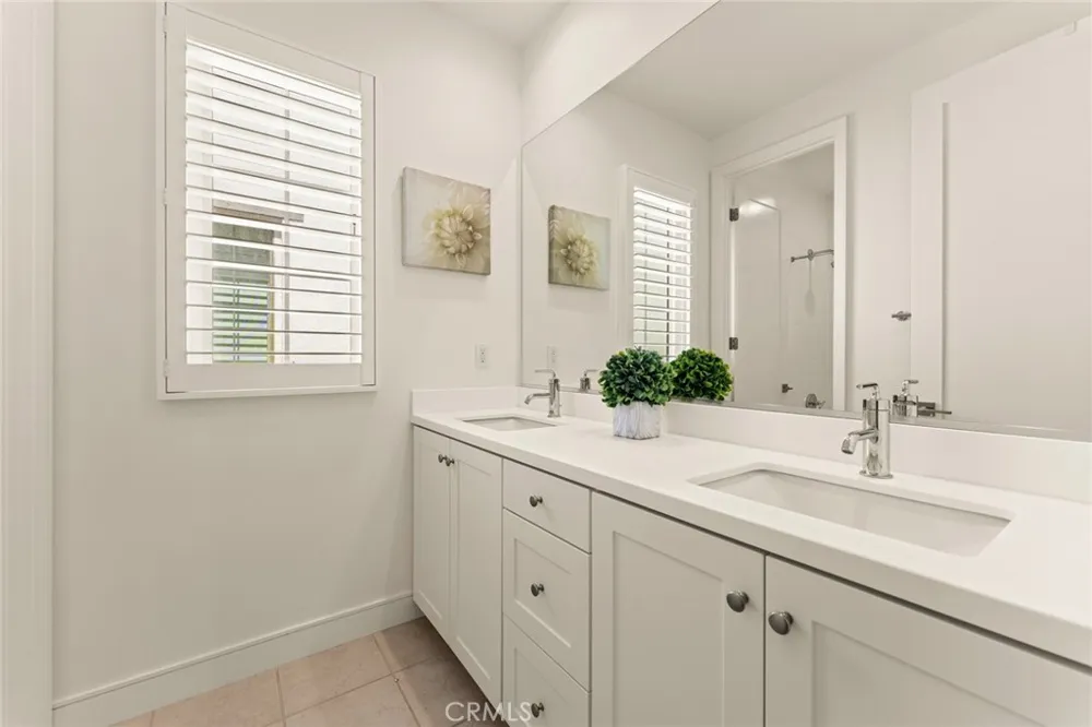 115 Della Irvine, CA 92602